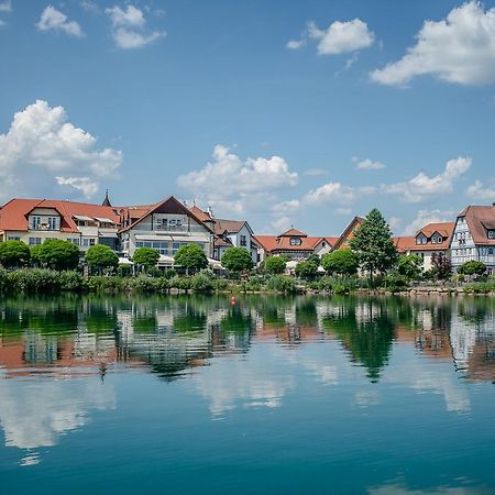 Seehotel Niedernberg - Das Dorf Am See Екстериор снимка