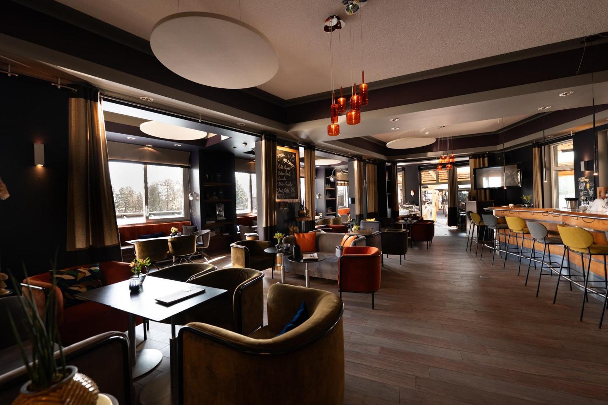 Seehotel Niedernberg - Das Dorf Am See Екстериор снимка