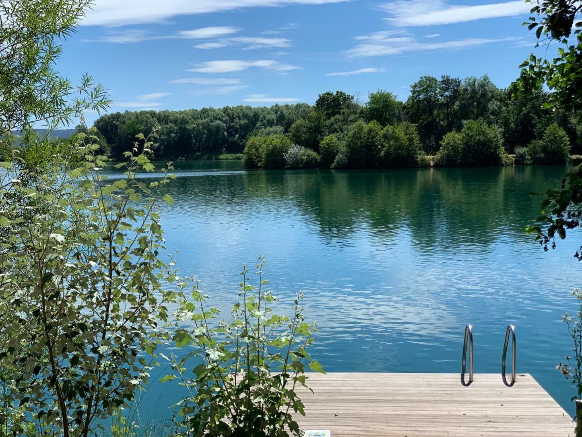 Seehotel Niedernberg - Das Dorf Am See Екстериор снимка